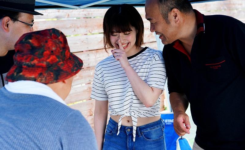 phim sex education Thắc mắc vì mùi rác ở căn hộ cạnh bên, em nữ sinh gặp phải gã biến thái